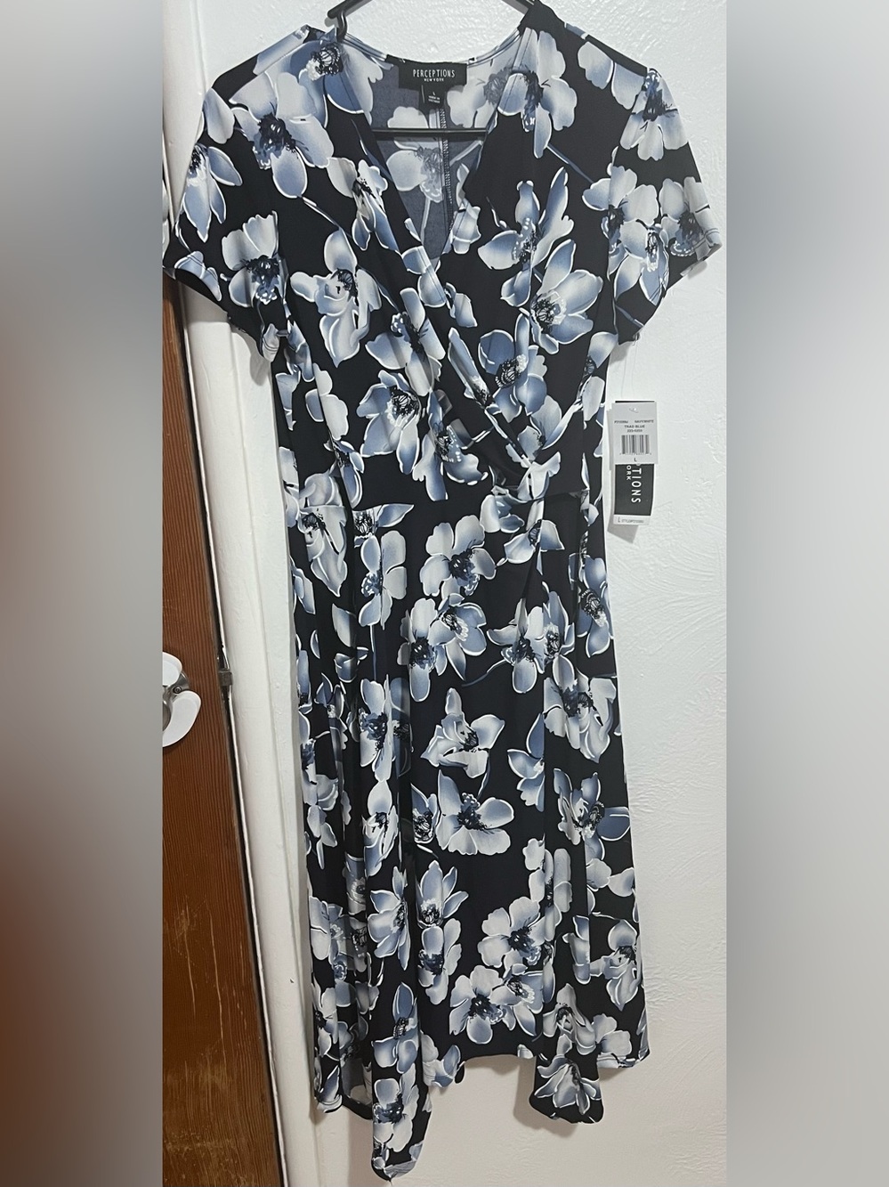 NWT Perceptions Navy Floral Wrap-Style Midi Dress Size L